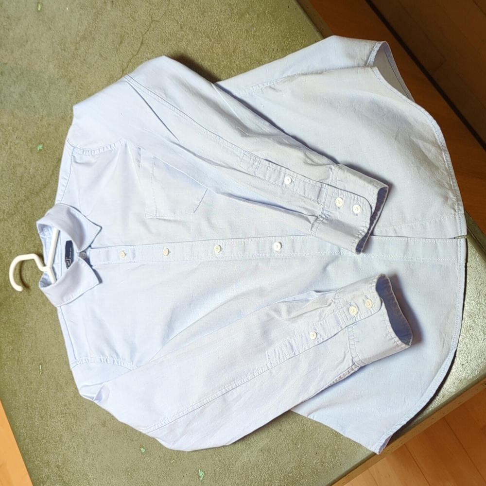 Gap women's pinpoint button-up shirt